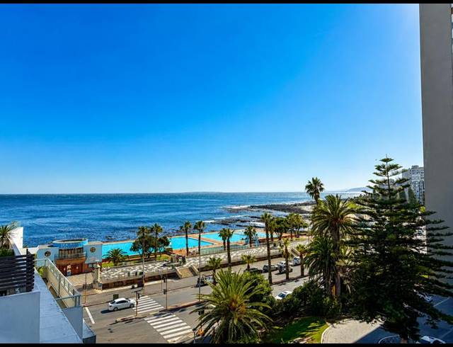 3 BEDROOM APARTMENT FOR SALE IN SEA POINT